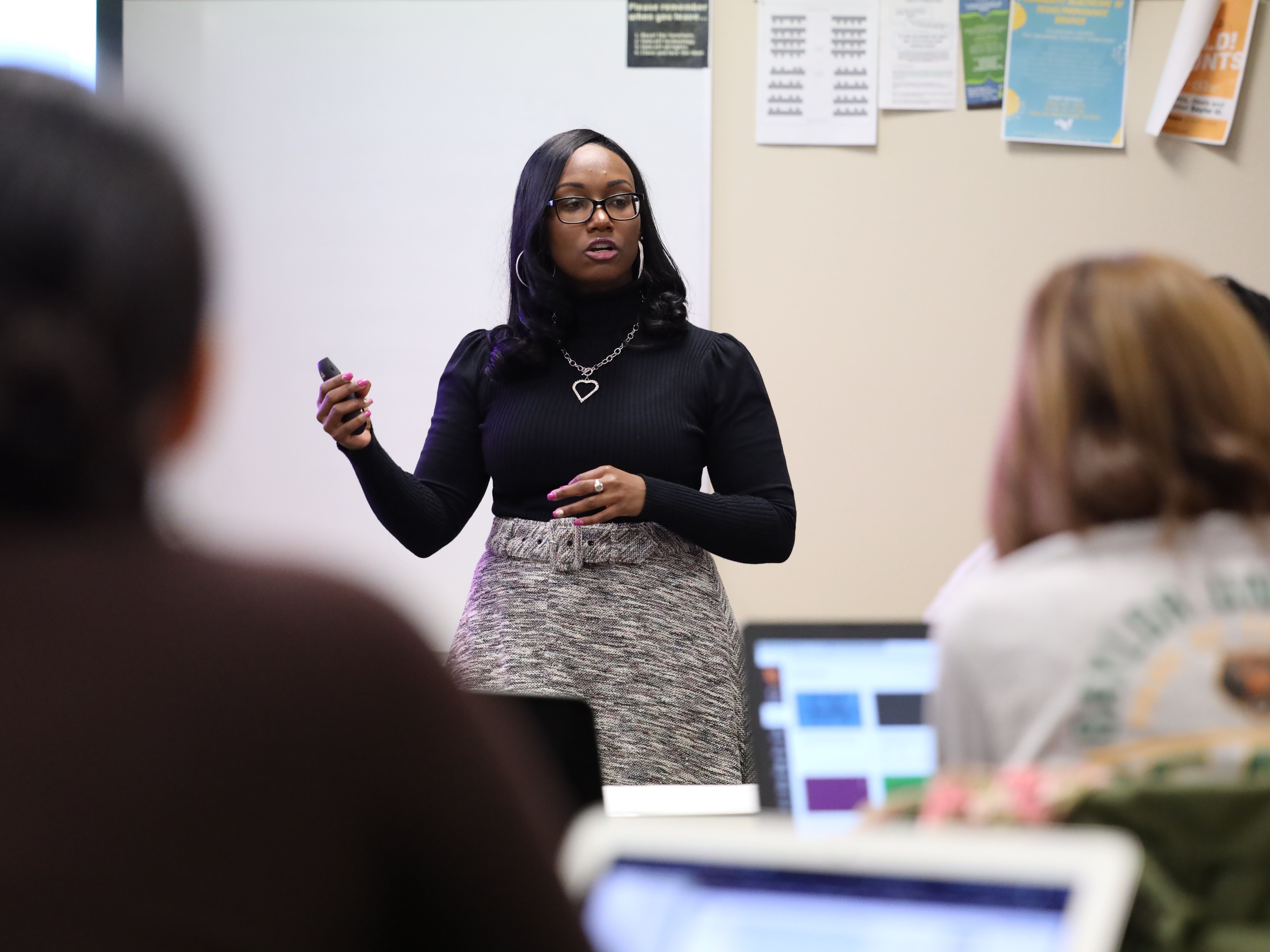 Dr. Brianna Lemons teaching a Baylor social work class.