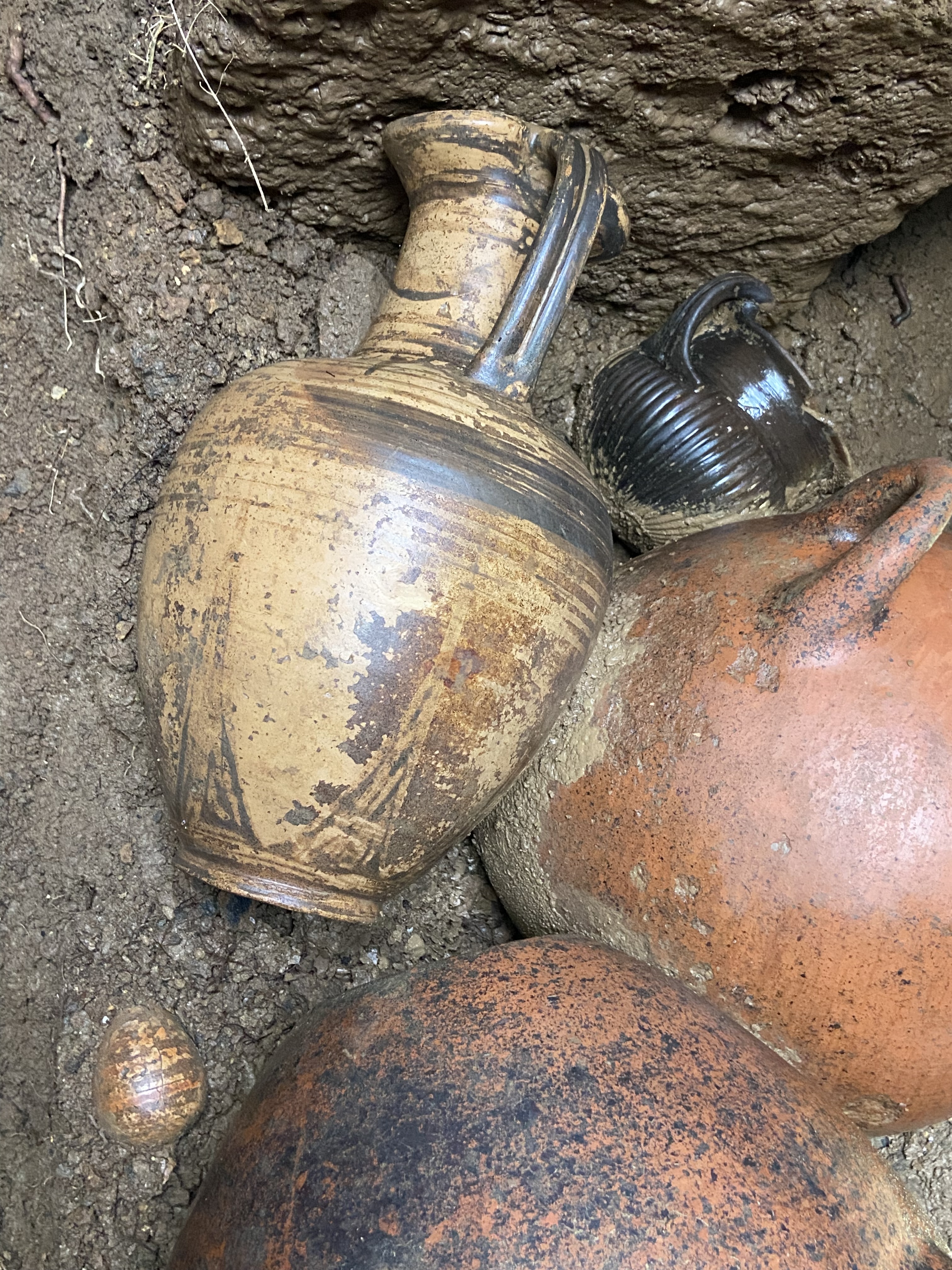 pottery from 7th century BC Etruscan tomb