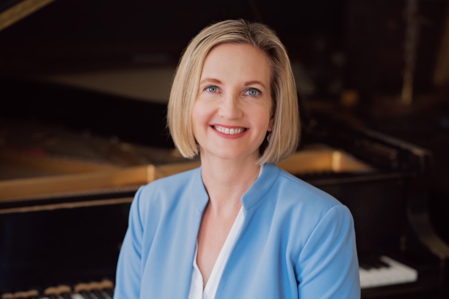 Lesley McAllister headshot