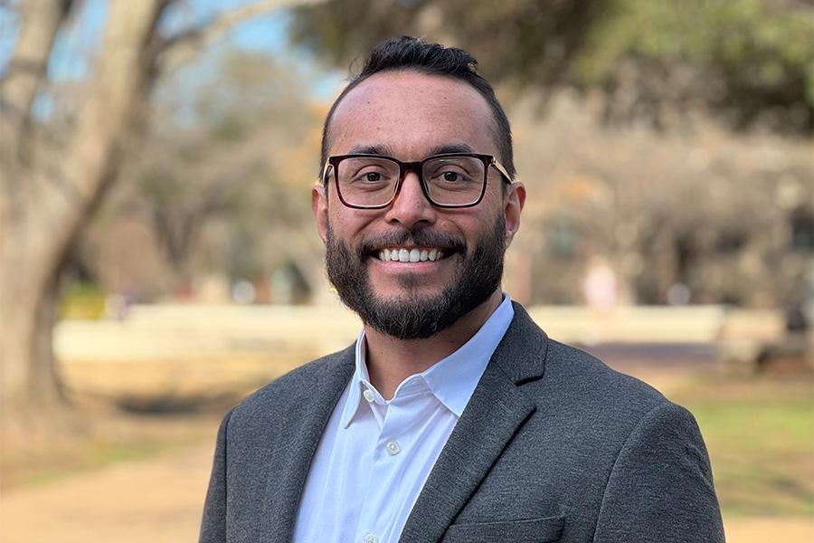 Dr. Ricardo Álvarez-Pimentel, assistant professor of history at Baylor University